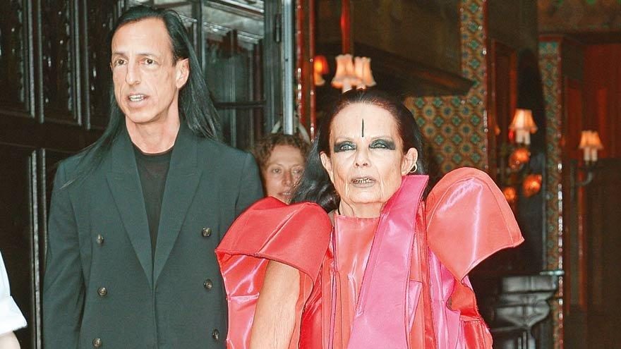 Kimseyi görmedik biz, senden daha ‘gotik’