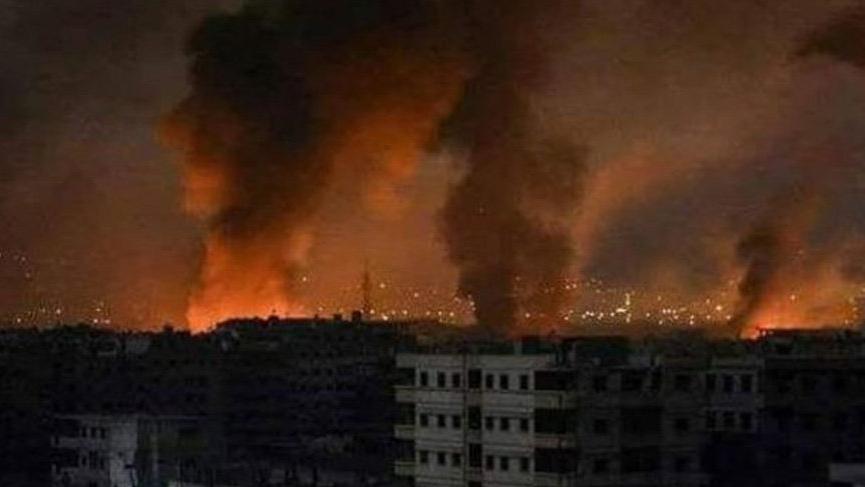 Suriyeâde rejime ait askeri üsler vuruldu!