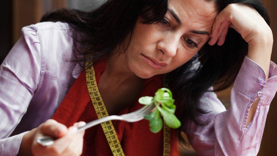 Bulimia hastalığı nedir? Bulimia hastalığının nedenleri, belirtileri ve