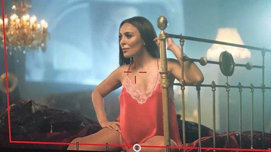 Ziynet Sali’ye Hadise üzerinden ‘ceza yersin’ uyarısı!