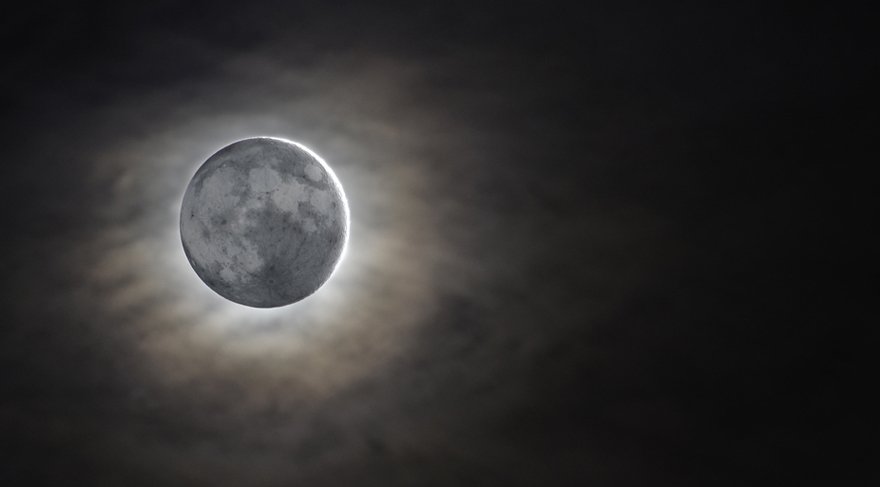 Yeni Ay'da Phaeton astreoidi ve Alp-Herg sabit yıldızı etkin olacak. Phaeton; otomobil, ulaşım, her türlü taşıma, seyahat, yolculuk ve binek araçlarını sembolize eder. Yeni Ay zamanı demek ki kişisel anlamda, kendimize yeni seyahatler organize edebilir, arabamızı değiştirebilir, yeni araba alabiliriz.