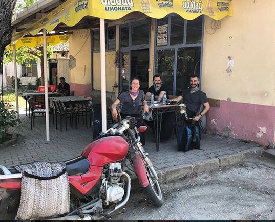 Burcu Biricik ve reklamcÄ± eÅi Emre Yetkin,kaza geÃ§irdi. ile ilgili gÃ¶rsel sonucu
