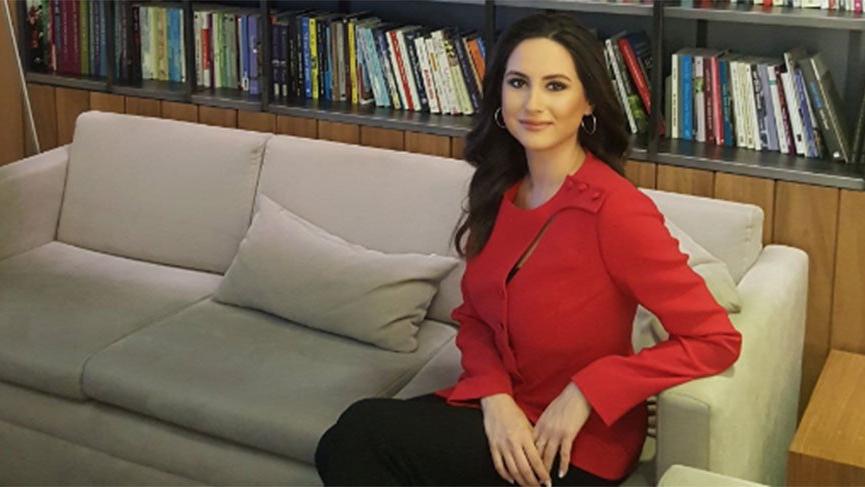 Cnn Turk Te Kiyim Devam Ediyor Guncel Haberler