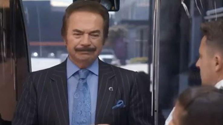 Orhan Gencebay’dan otobüste deodorant reklamı