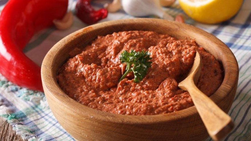 Acuka tarifi ve kalorisi: Kahvaltının vazgeçilmezi acuka…