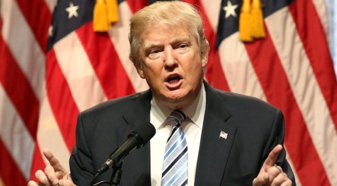 Trump ın golf kulübünde panik anları Silah sesleri duyuldu Trump ın golf kulübünde panik anları Silah sesleri duyuldu