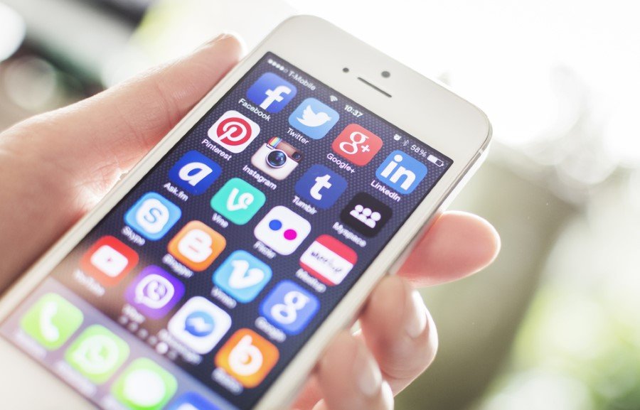 Kapatmadığınız sürede telefonunuz bağlanmak için bir WİFİ arayarak telefonunuzu meşgul edecektir. Bu da telefonunuzun yavaşlamasına neden olacaktır.