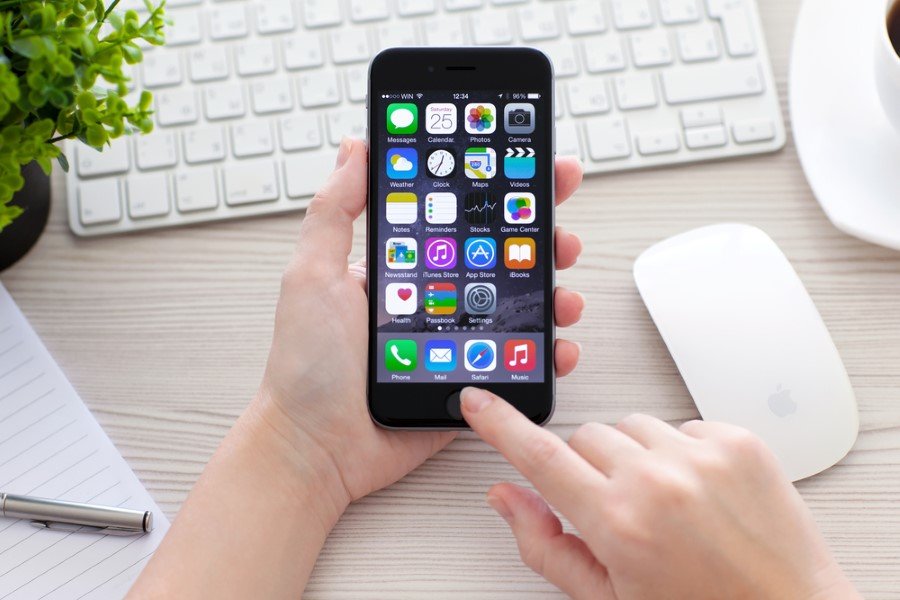Otomatik güncelleştirmeleri kapatın. Arkaplanda uygulama güncelleştirmeye çalışan bu özellik de iPhone'ları yavaşlatır.