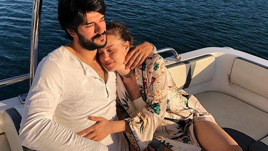 Burak eşinin doğum gününü kutladı