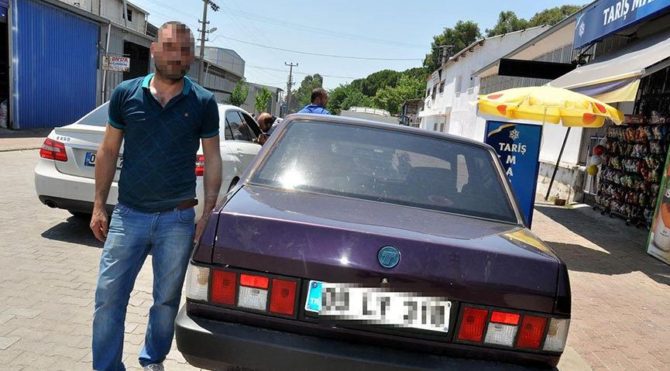 Parti broşürünü yırtan kahveciye polislerden darp iddiası Parti broşürünü yırtan kahveciye polislerden darp iddiası