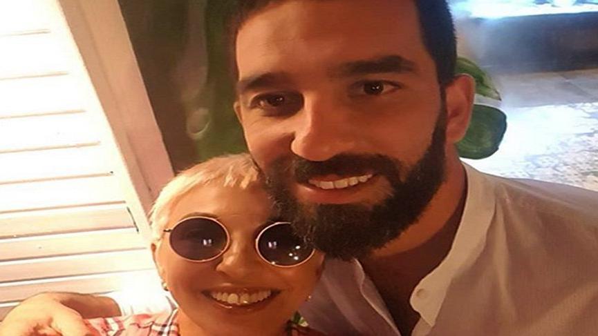 Dilara Endican, Arda Turan ve eşini ağırladı