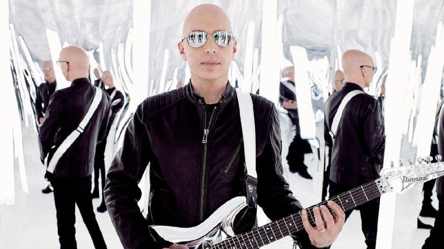 Efsane virtüöz Joe Satriani Türkiye’ye geliyor