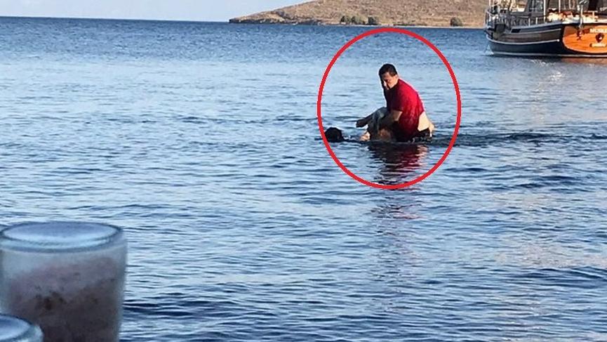 Bodrum Belediye Başkanı Mehmet Kocadon boğulan tatilcinin hayatını kurtardı