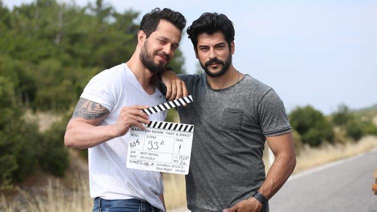 Burak Özçivit ince eleyip sık dokuyor