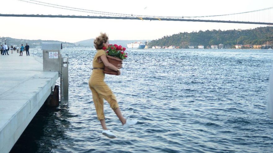 Ayça Varlıer, Boğaz’ın serin sularına atladı