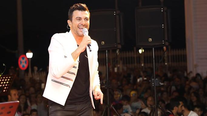 Gökhan Tepe yeni albümünün ilk konserini verdi