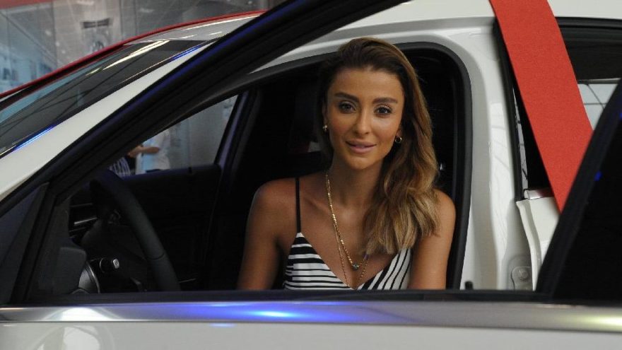 Özge Ulusoy’dan yeni aşka açık kapı