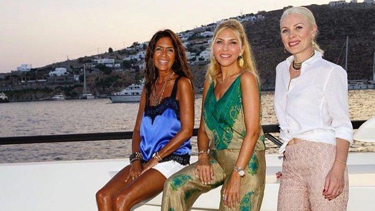 Sosyete Mikonos’ta