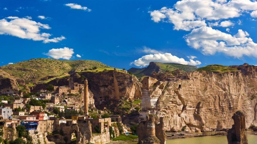 Hasankeyf’in gezilecek yerleri: Kayalar kenti Hasankeyf…