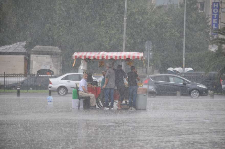   Istanbul-rain-photo-iHA-dH-11 