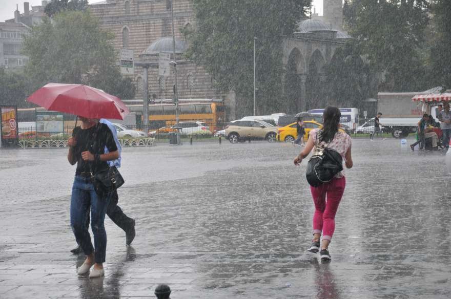   Istanbul- rain water photo-iHA-dH-12 