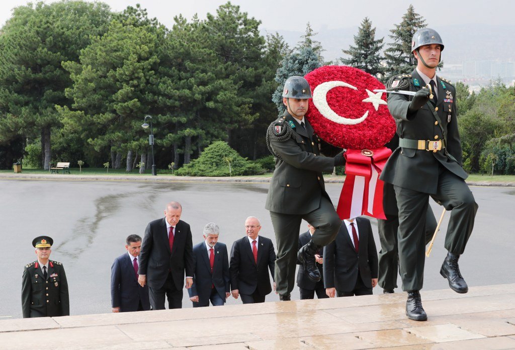 Erdoğan Anıtkabir'i ziyaret etti.
