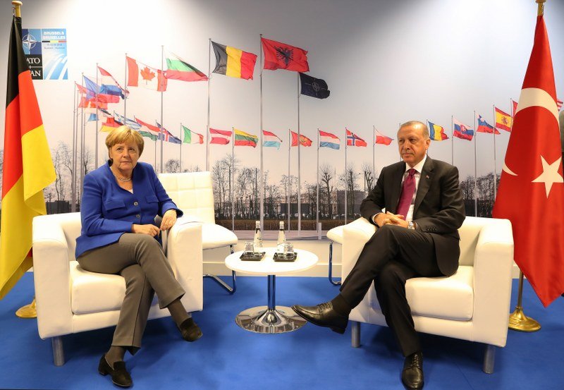 Erdoğan ve Merkel basına kapalı görüştü.