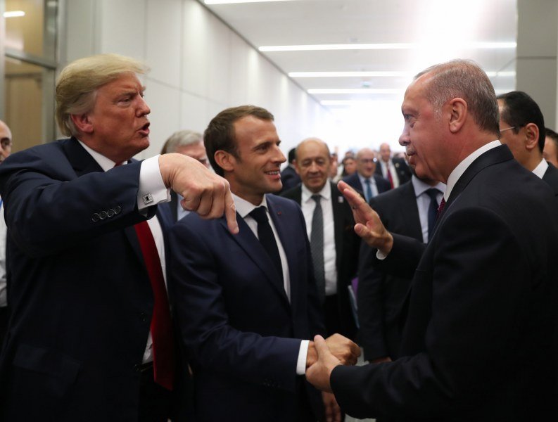 Erdoğan, Trump ve Macron arasındaki yakınlık objektiflere böyle yansıdı.
