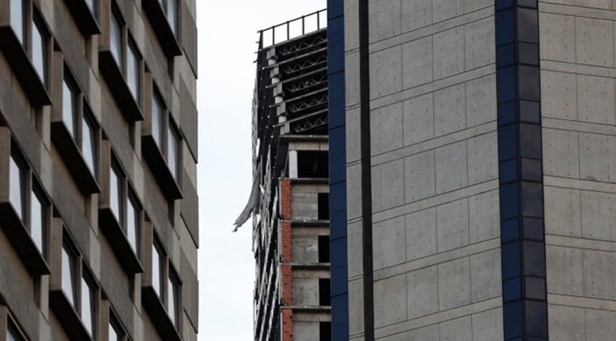 Başkent Caracas'ta bulunan David Kulesi hafif hasar gördü. Reuters