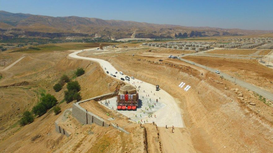 Tarihi Artuklu Hamamı’nın indirilme çalışmalarına ara verildi