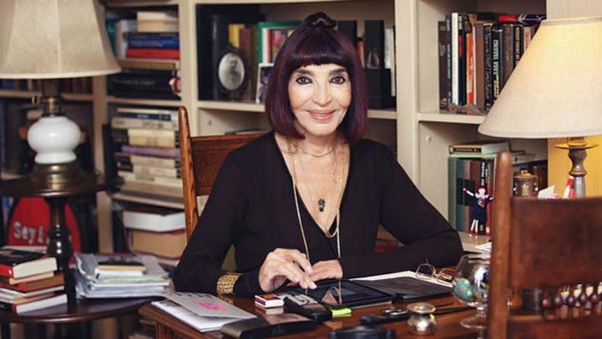 Gülriz Sururi’den 89 yaşına yakışır bikinili poz