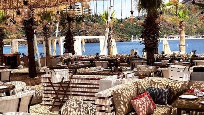 Plajda muhteşem lezzetler, La Guerite D-Maris Bay’da açıldı…