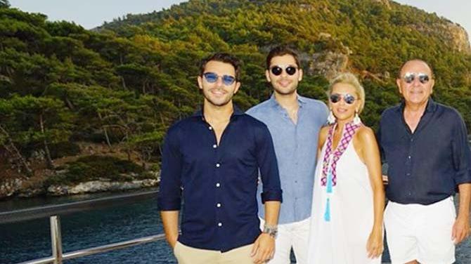 Sabancı, ailesinden tatil pozu