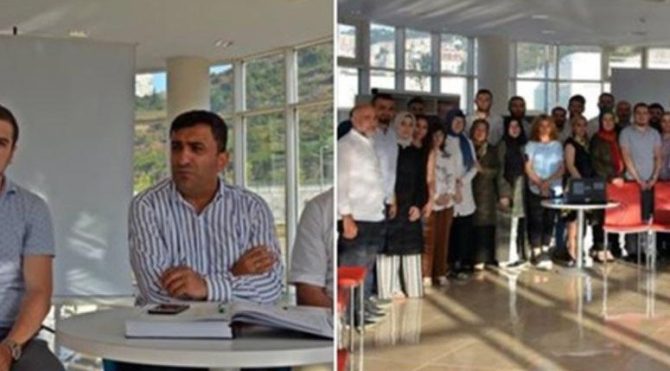 AKP ilçe teşkilatı devletin il müdürlüğünde toplandı AKP ilçe teşkilatı devletin il müdürlüğünde toplandı