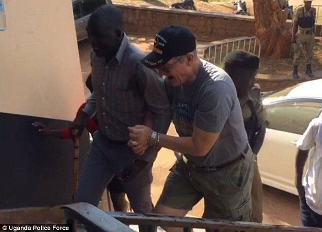 Taylor, Uganda polisi tarafından tutuklandı.