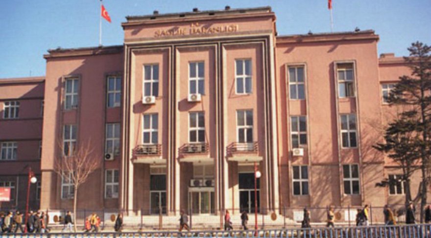 eski binA defterdarlık olacak Sağlık Bakanlığı'nın Sıhhiye'deki eski binası Ankara'ya gelen Avusturyalı mimar Theodor Jost tarafından 1926-1927 yıllarında inşa edilmişti. 