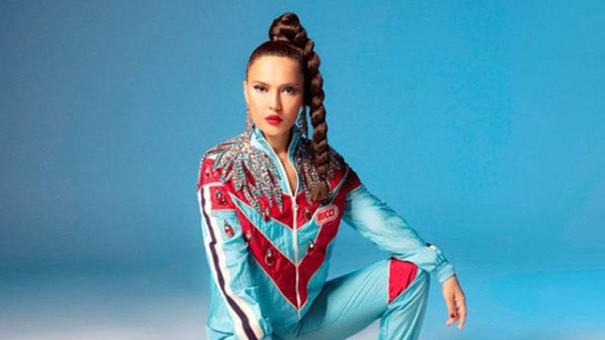 Demet Akalın için şiir yazdı