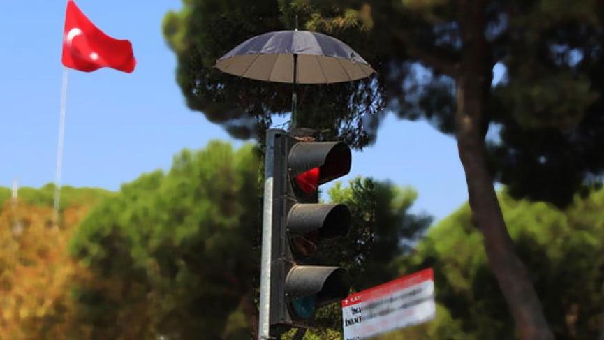 Kuşlar için şemsiye açan o hayvan sever bulundu