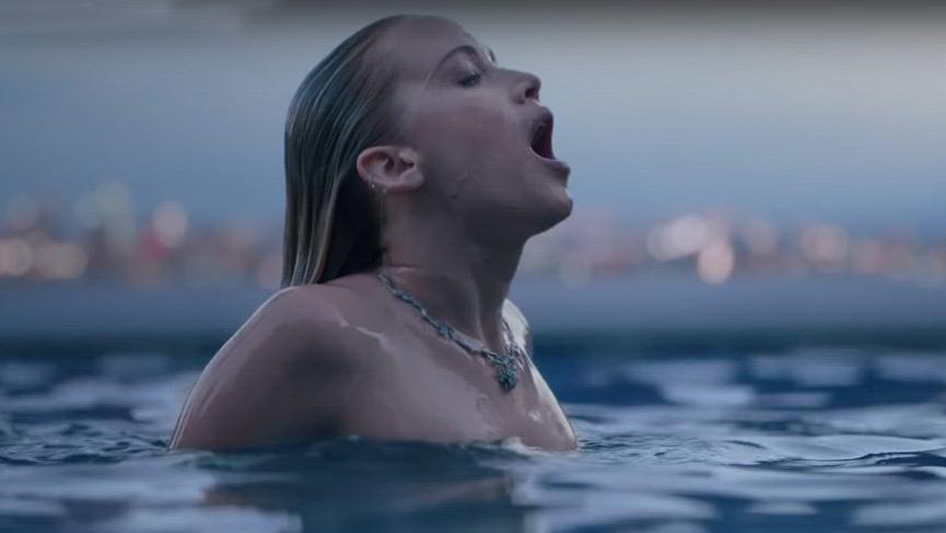Jennifer Lawrence yeni parfüm reklamıyla çok konuşulacak