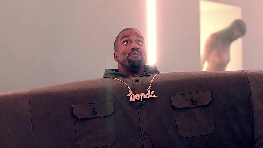 Kanye West’in terlikleri şimdi de ‘I love it’ klibinde başrolde