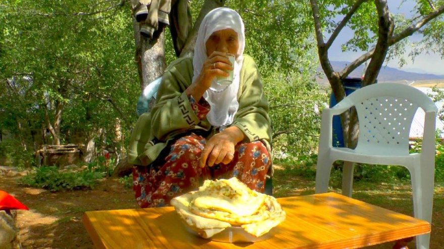 91 yaşındaki Çiçek Nine’nin uzun yaşam formülü