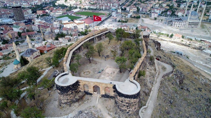 Nevşehir Kalesi’ndeki kazı çalışmaları tamamlandı