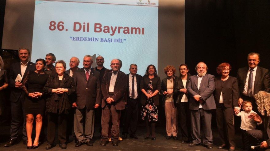 Dil Bayramı onur ödülleri sahiplerine verildi