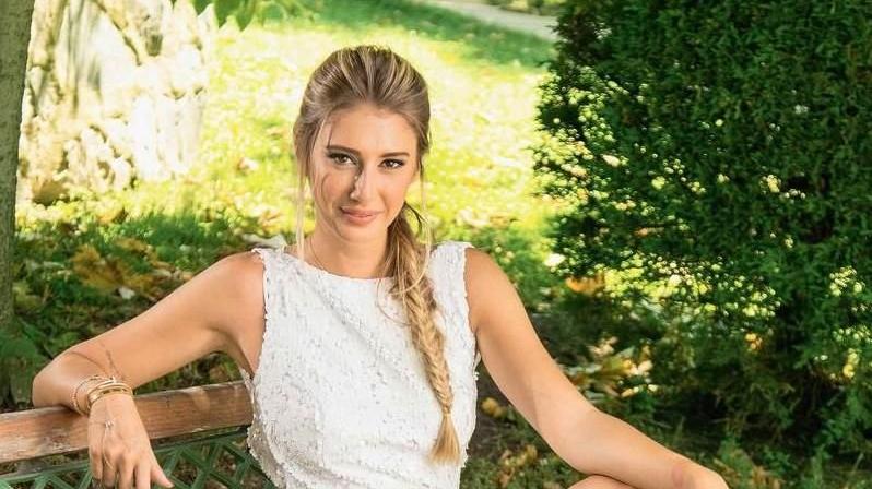Şeyma Subaşı sağlıklı ürünler satacağı yeni mekanını açtı
