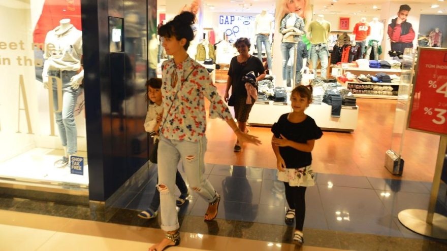 Tuba Büyüküstün’den ‘çocuklu’ sitem