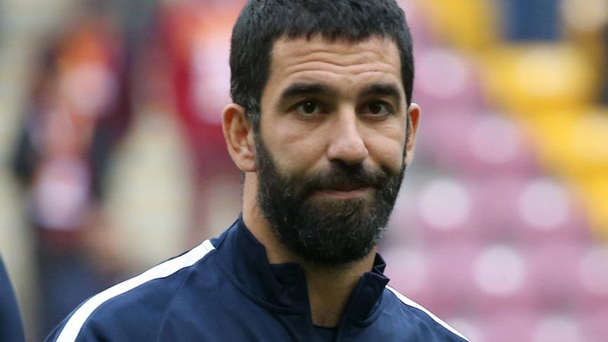Arda Turan’a bir şok da eski şoföründen