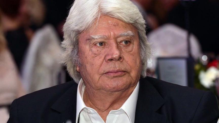 Cüneyt Arkın gazino patronu olarak dönüyor