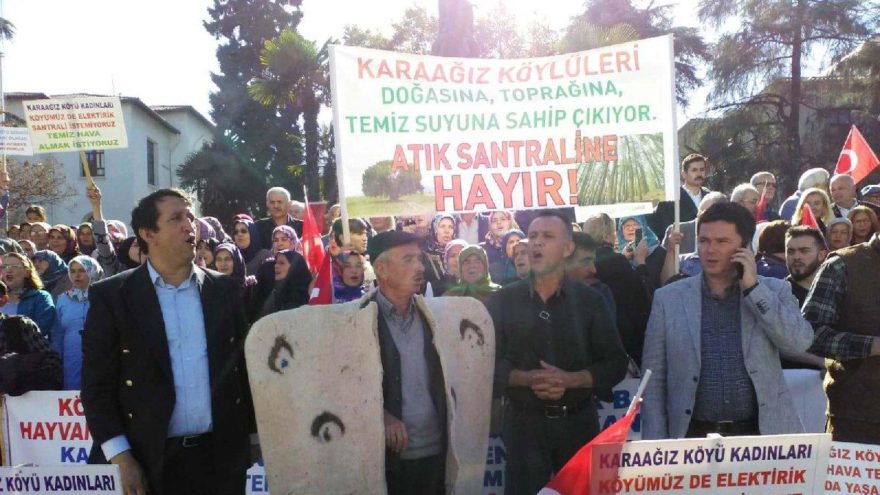 Köylüler termik santrale karşı eylemde: ‘Köyümüzde ölene kadar yaşamak istiyoruz’