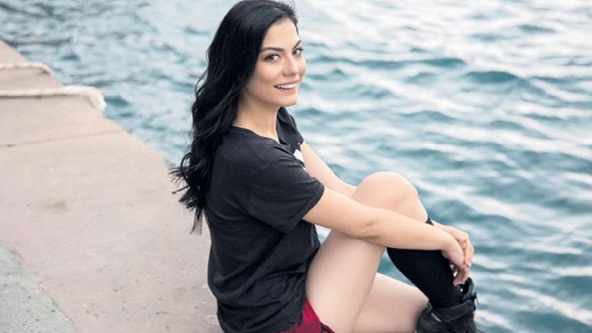 Demet Özdemir de çene botoksu yaptırdı