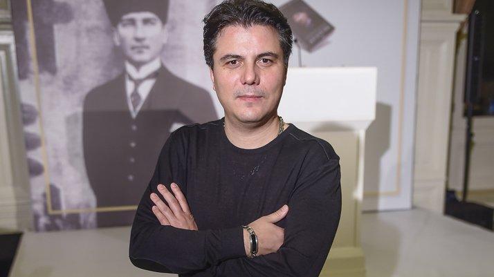 Suat Suna: Şarkıcı olmak çok kolay, sanatçı olmak zor